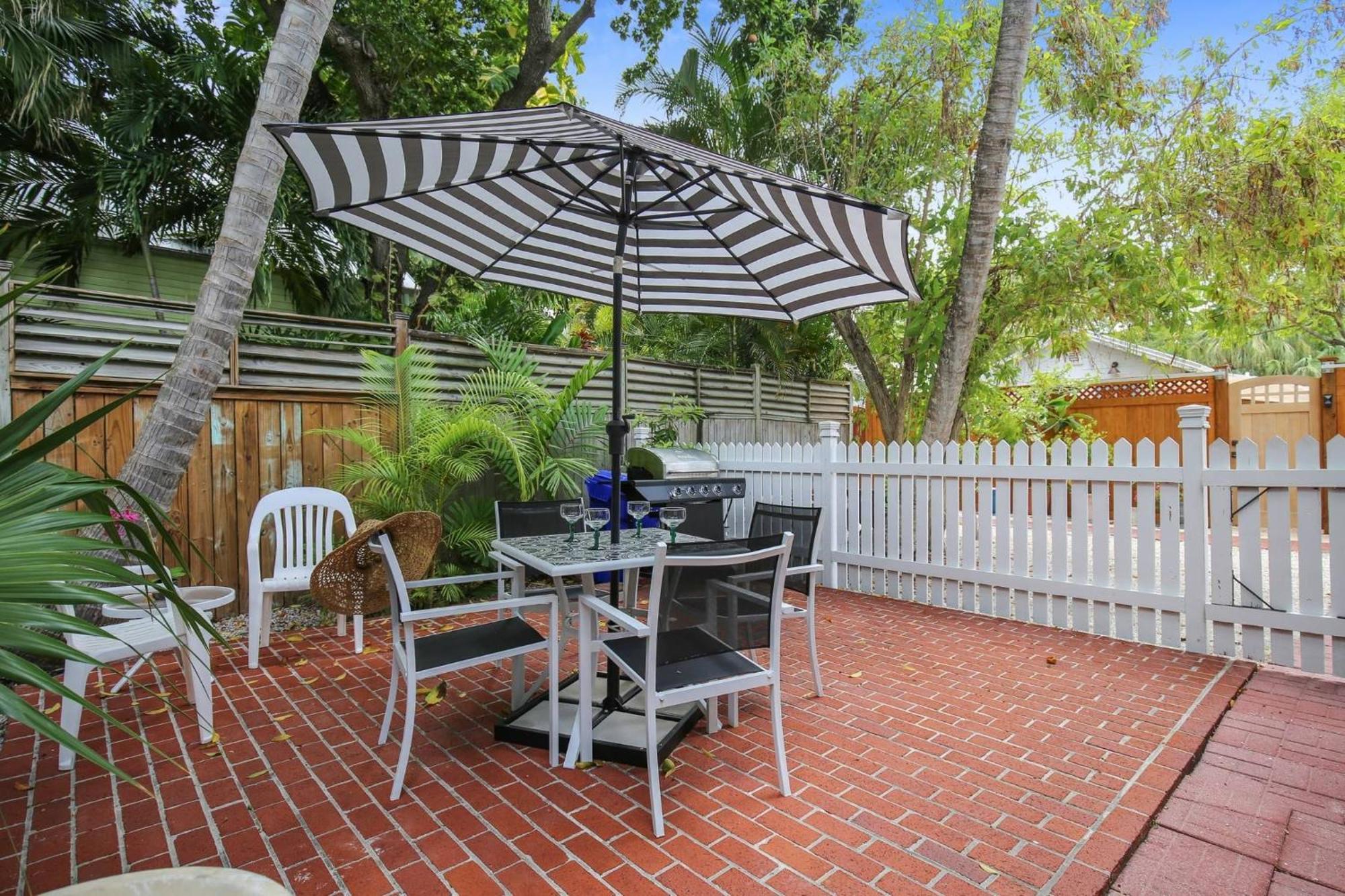 Land Of Love By Avantstay Pets Allowed Shared Pool Great Location Month Long Stays Only Key West Exterior foto